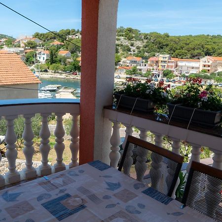 Apartments Zubcic Тисно Экстерьер фото