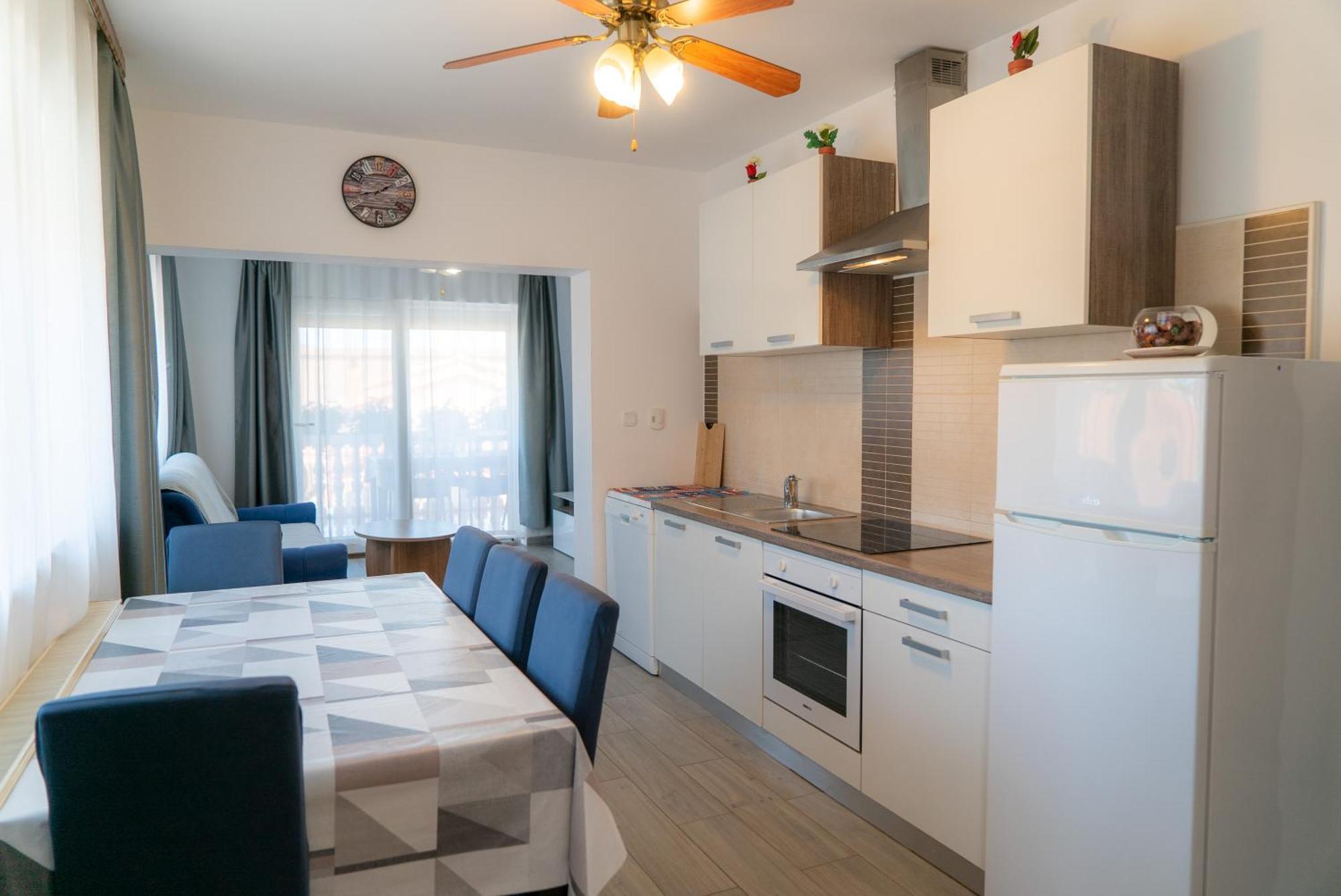 Apartments Zubcic Тисно Экстерьер фото